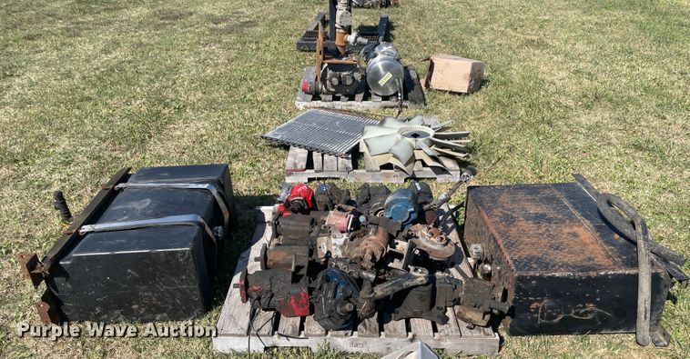 image for item JQ9484 Truck parts