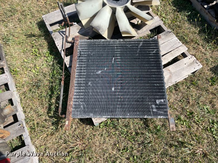 image for item JQ9484 Truck parts