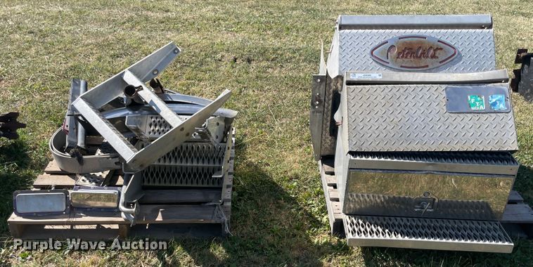 image for item JQ9486 Peterbilt parts