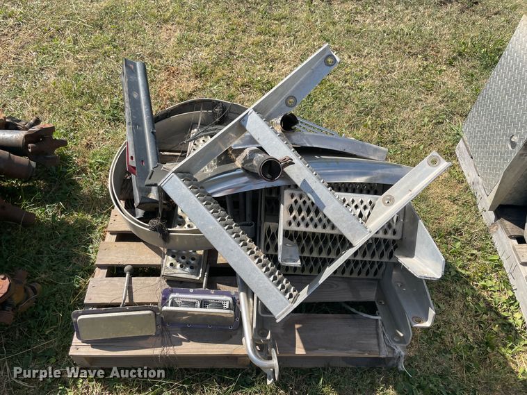 image for item JQ9486 Peterbilt parts