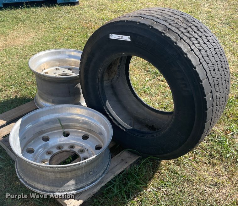 image for item JQ9487 Tire and wheels