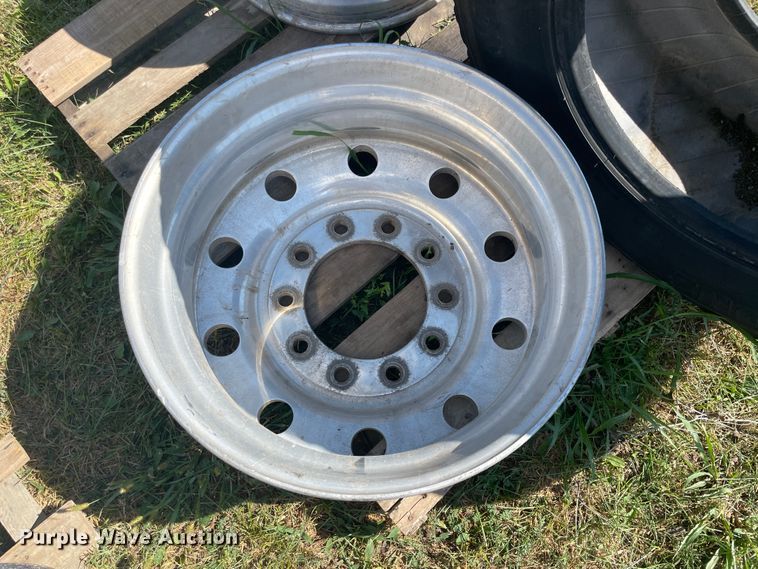 image for item JQ9487 Tire and wheels