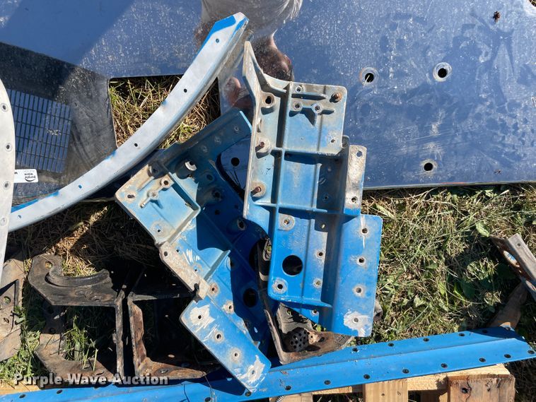 image for item JQ9495 Peterbilt 379 parts