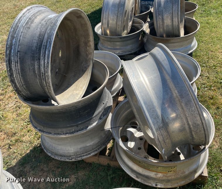 image for item JQ9498 (7) 24.5" wheels