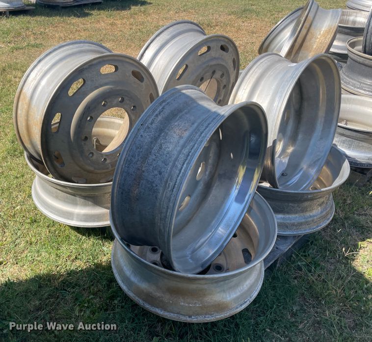 image for item JQ9499 (8) 24.5" wheels