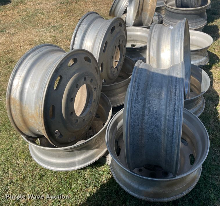 image for item JQ9499 (8) 24.5" wheels