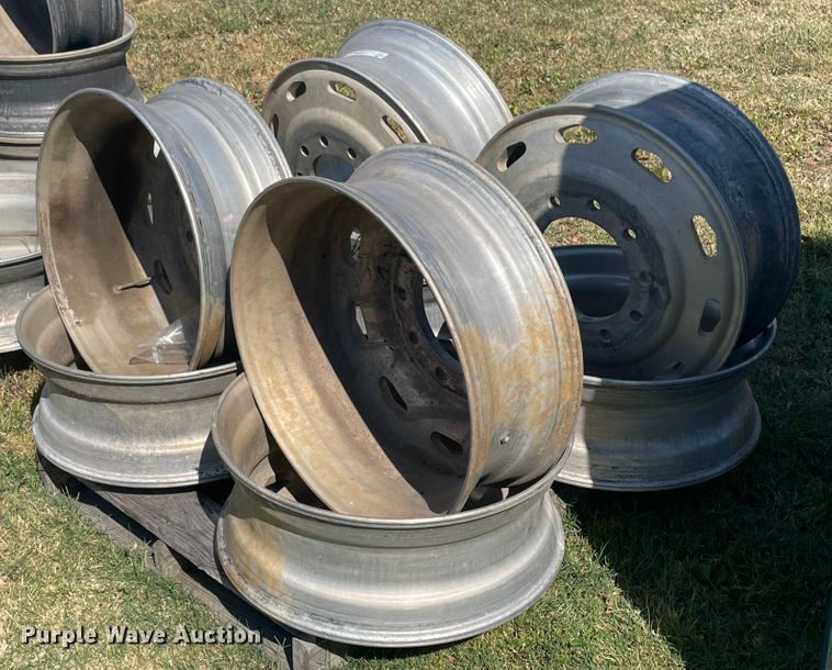 image for item JQ9499 (8) 24.5" wheels