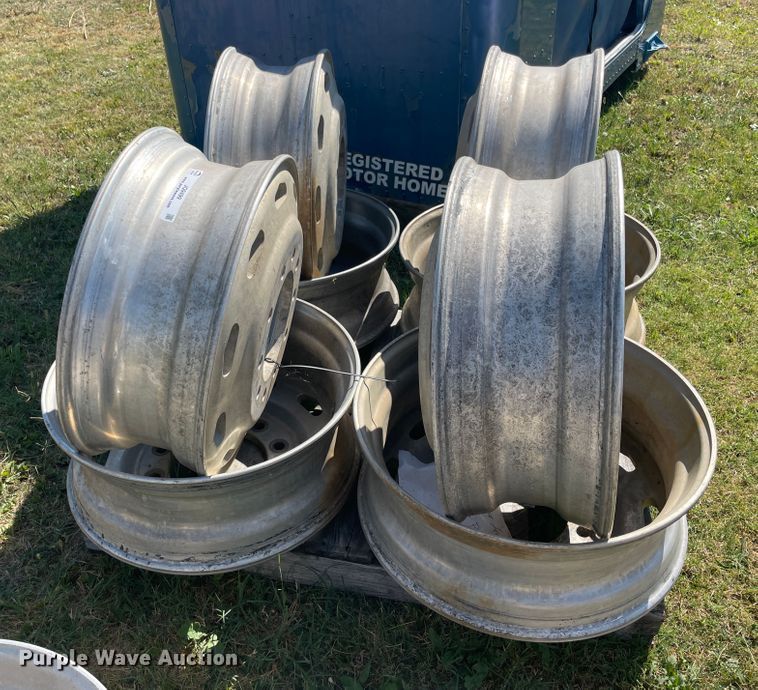 image for item JQ9499 (8) 24.5" wheels