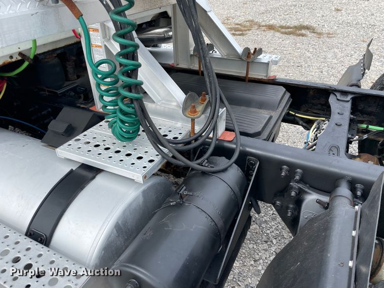 image for item JQ9509 2007 Sterling AT9500  semi truck