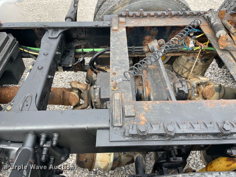 image for item JQ9509 2007 Sterling AT9500  semi truck