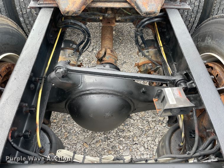 image for item JQ9509 2007 Sterling AT9500  semi truck