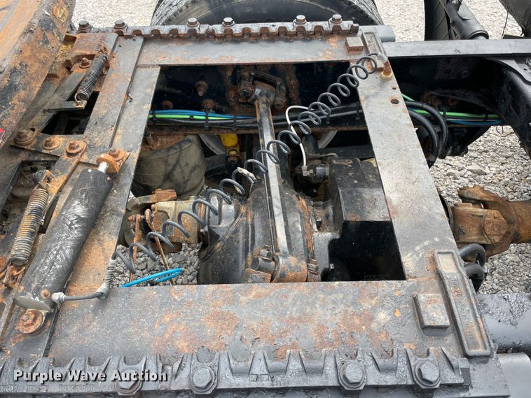 image for item JQ9509 2007 Sterling AT9500  semi truck