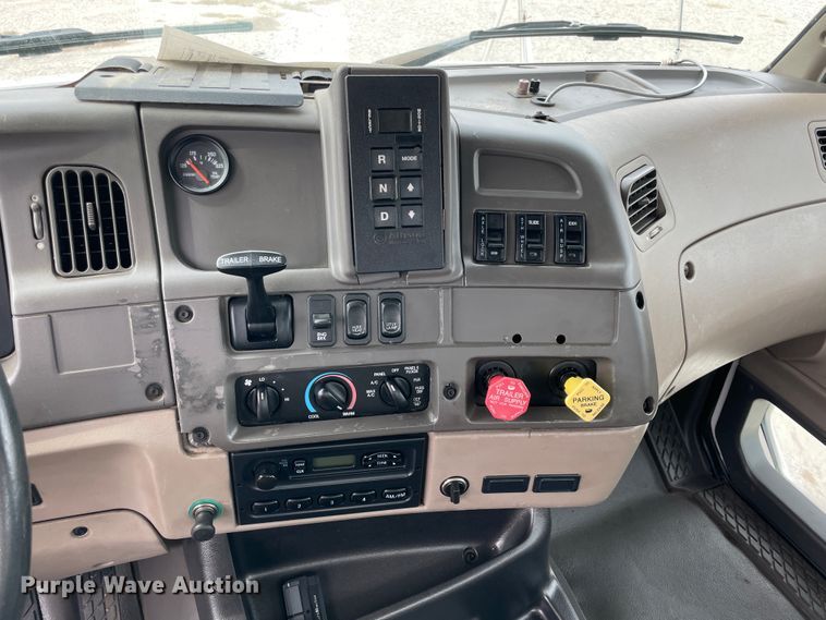 image for item JQ9509 2007 Sterling AT9500  semi truck