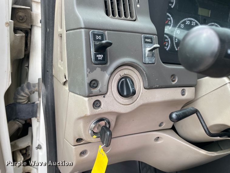 image for item JQ9509 2007 Sterling AT9500  semi truck