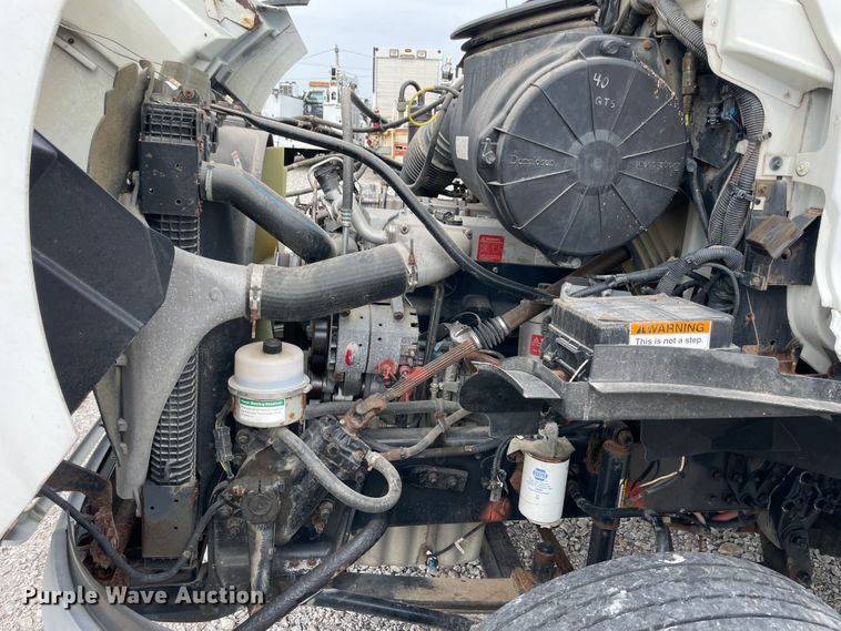 image for item JQ9509 2007 Sterling AT9500  semi truck