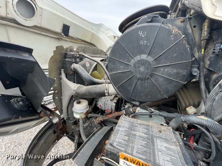 image for item JQ9509 2007 Sterling AT9500  semi truck