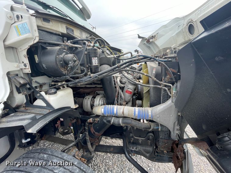 image for item JQ9509 2007 Sterling AT9500  semi truck