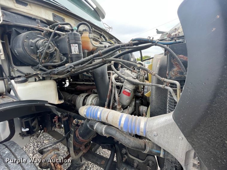 image for item JQ9509 2007 Sterling AT9500  semi truck