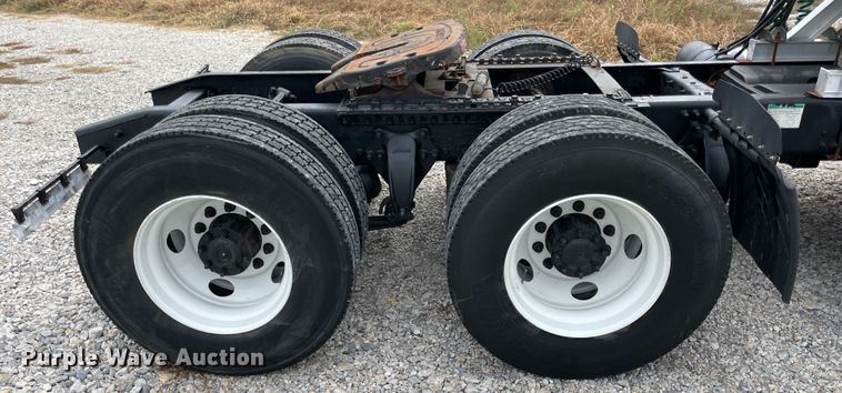 image for item JQ9509 2007 Sterling AT9500  semi truck