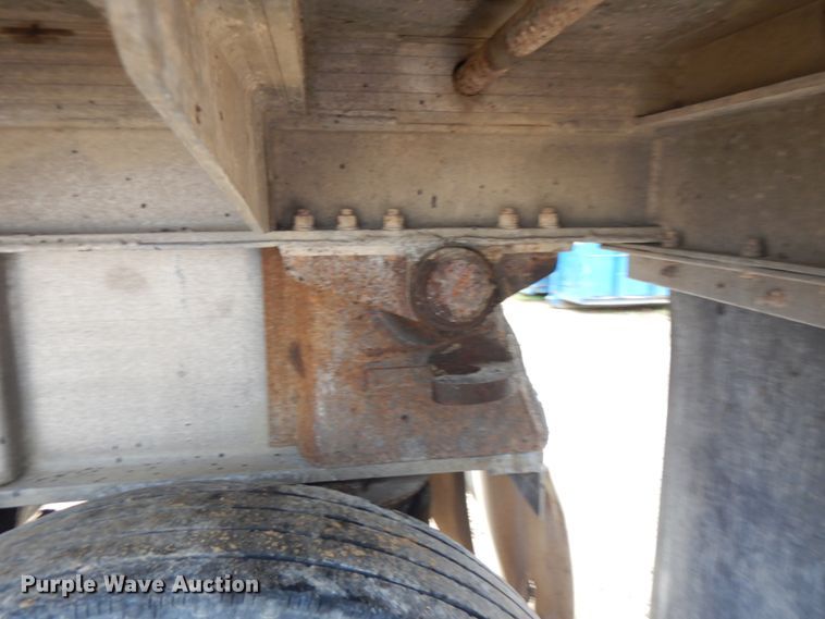 image for item JS9534 1994 East  end dump trailer