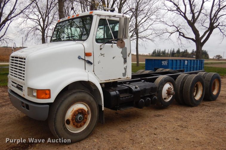 image for item JS9536 1996 International 8100  truck cab and chassis