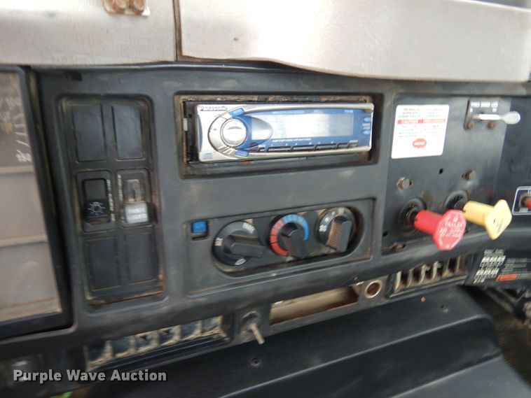 image for item JS9536 1996 International 8100  truck cab and chassis