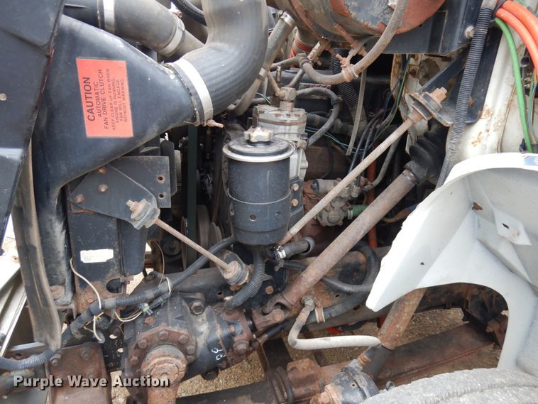 image for item JS9536 1996 International 8100  truck cab and chassis