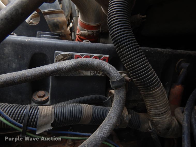 image for item JS9536 1996 International 8100  truck cab and chassis