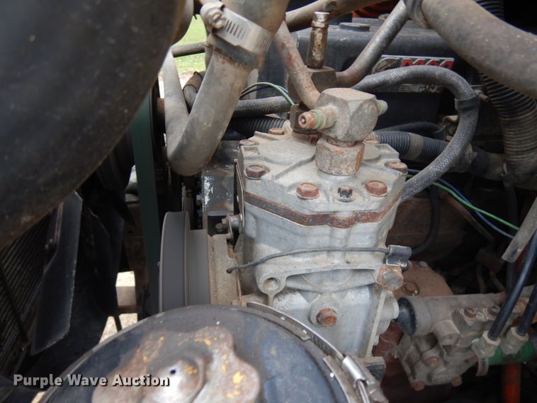 image for item JS9536 1996 International 8100  truck cab and chassis