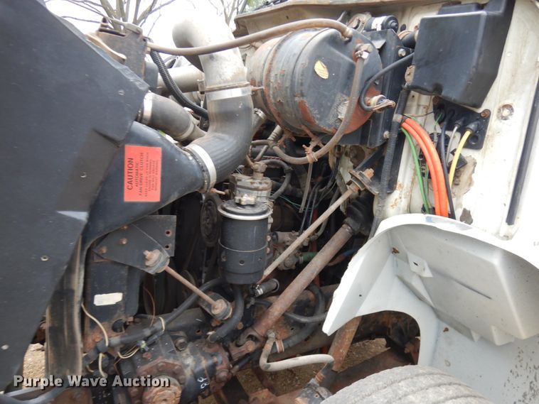 image for item JS9536 1996 International 8100  truck cab and chassis