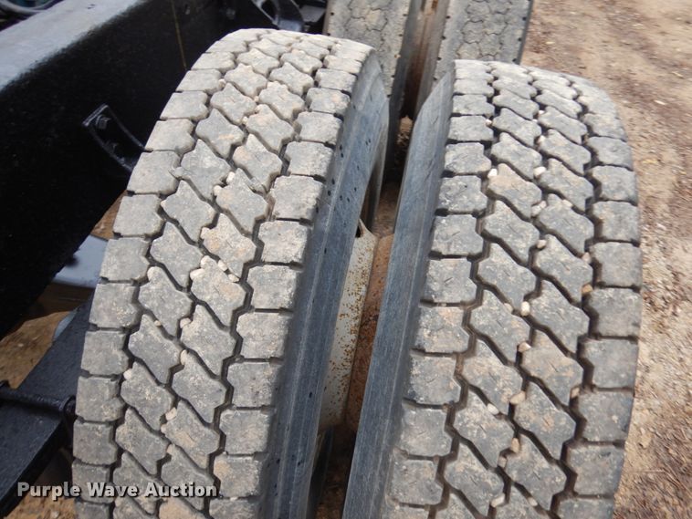 image for item JS9536 1996 International 8100  truck cab and chassis