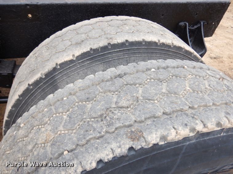 image for item JS9536 1996 International 8100  truck cab and chassis