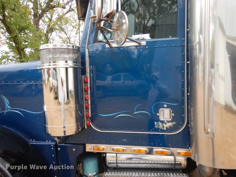 image for item JS9537 1997 Peterbilt 379  semi truck