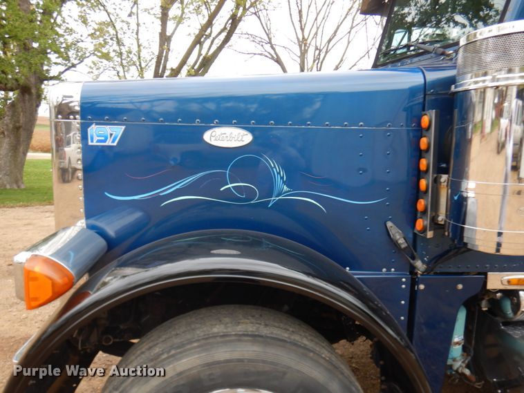 image for item JS9537 1997 Peterbilt 379  semi truck