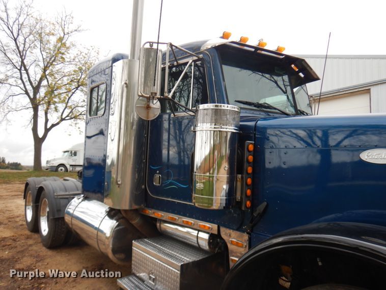 image for item JS9537 1997 Peterbilt 379  semi truck