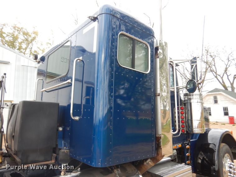 image for item JS9537 1997 Peterbilt 379  semi truck