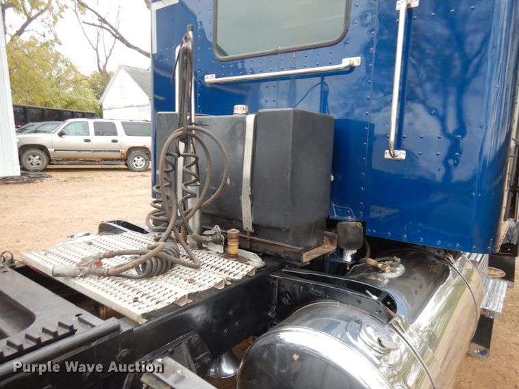 image for item JS9537 1997 Peterbilt 379  semi truck