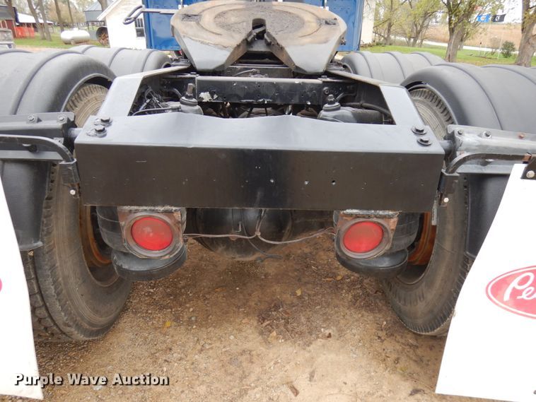 image for item JS9537 1997 Peterbilt 379  semi truck