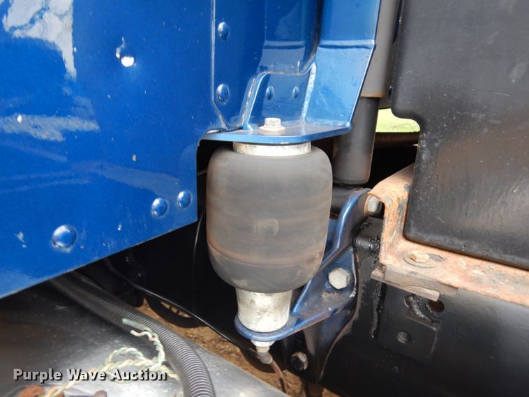 image for item JS9537 1997 Peterbilt 379  semi truck