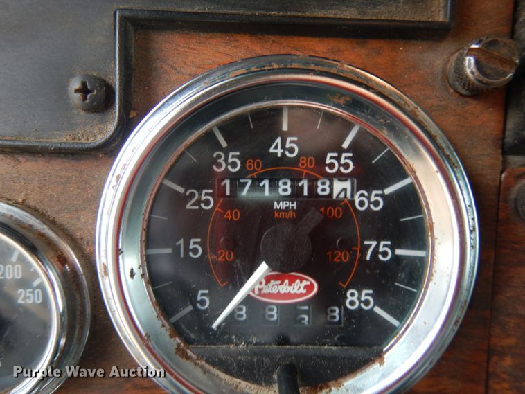 image for item JS9537 1997 Peterbilt 379  semi truck