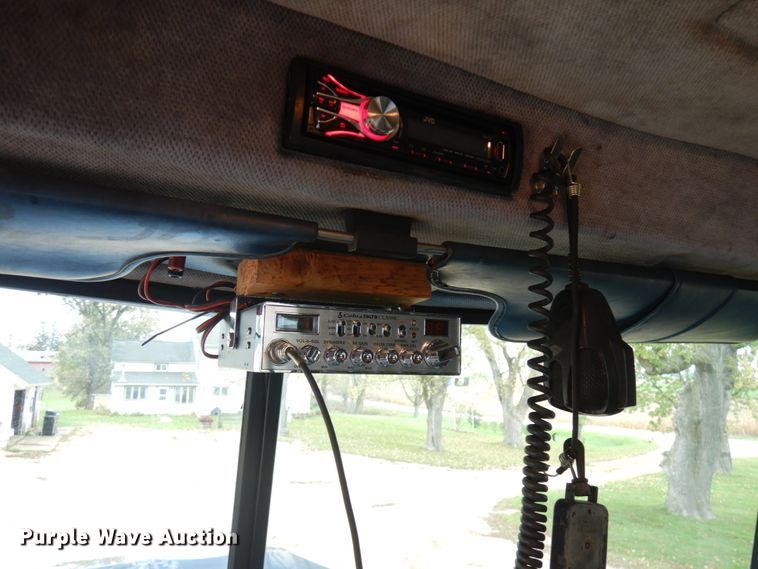 image for item JS9537 1997 Peterbilt 379  semi truck