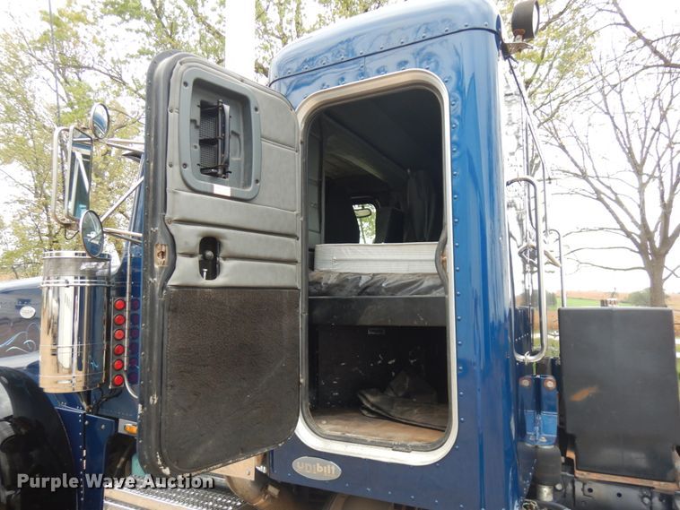 image for item JS9537 1997 Peterbilt 379  semi truck