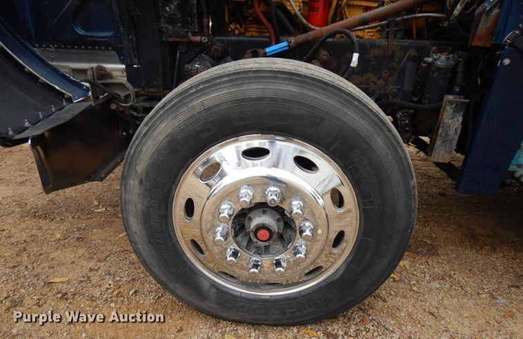 image for item JS9537 1997 Peterbilt 379  semi truck