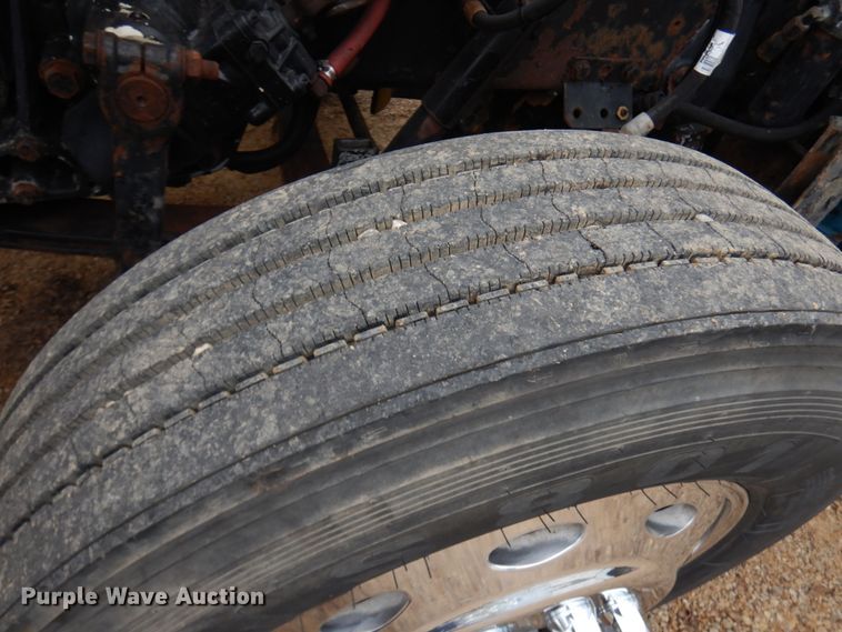 image for item JS9537 1997 Peterbilt 379  semi truck