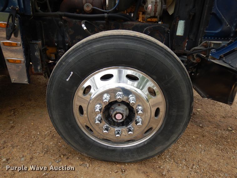 image for item JS9537 1997 Peterbilt 379  semi truck