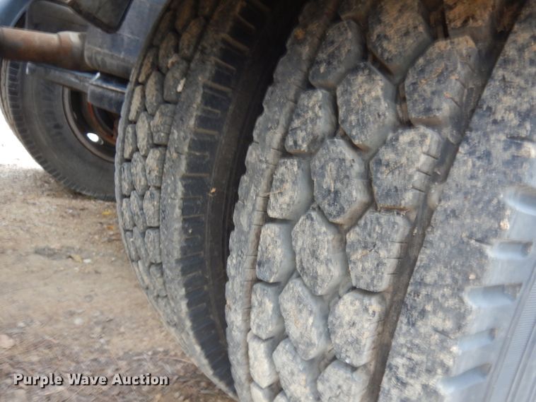 image for item JS9537 1997 Peterbilt 379  semi truck