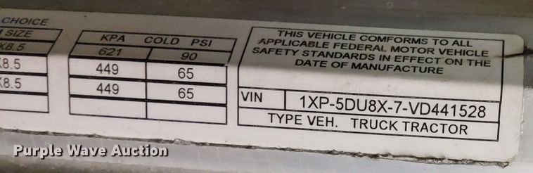 image for item JS9537 1997 Peterbilt 379  semi truck