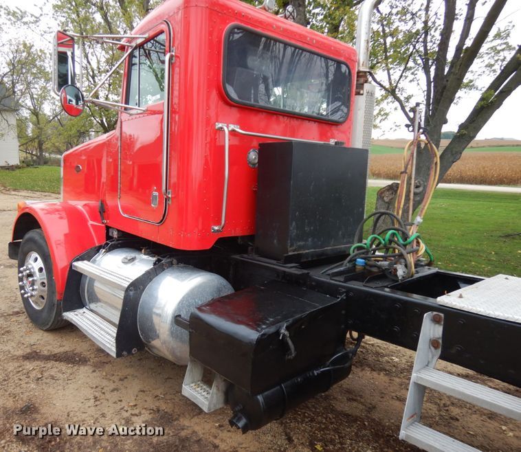 image for item JS9539 1997 Peterbilt 378  semi truck