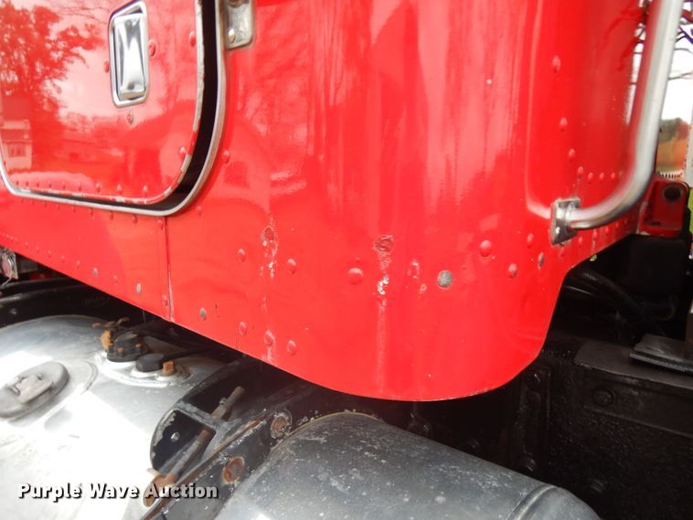 image for item JS9539 1997 Peterbilt 378  semi truck