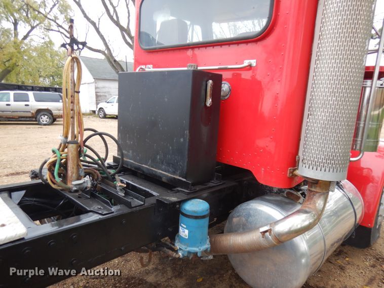 image for item JS9539 1997 Peterbilt 378  semi truck